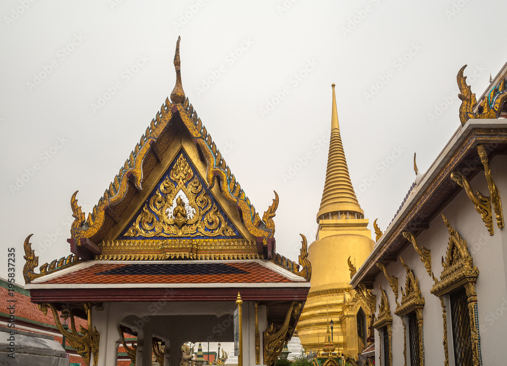 Fototapeta premium Wat Phra Kaew in Bangkok