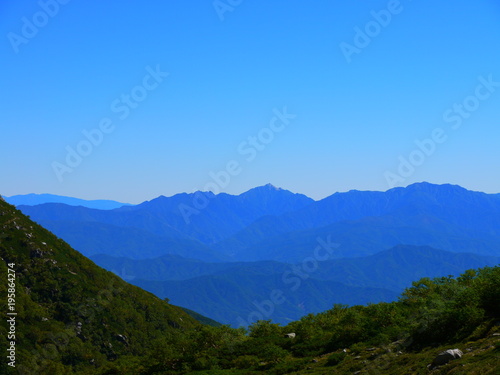 千畳敷カールからの南アルプス山脈。駒ケ根 長野 日本。９月中旬。
