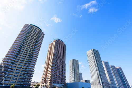 東京の高層マンション　Highrise condominium in Tokyo © kurosuke