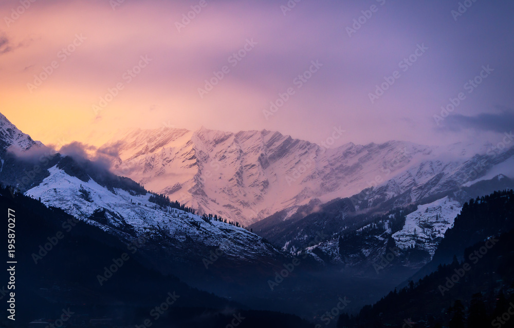 view after sunset of Mountains in manali ,Himachal Pradesh India - obrazy, fototapety, plakaty 
