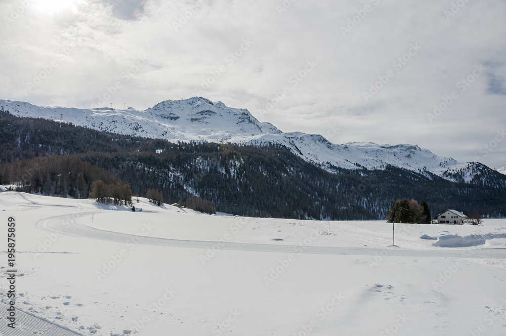 Surlej, Dorf, Corvatsch, Piz Corvatsch, Bergbahn, Piz Murtèl, Alpen, Winter, Wintersport, Oberengadin, Graubünden, Schweiz