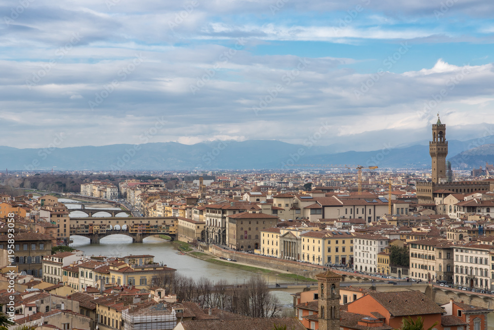 Stadtbild Florenz mit Ponte Vecchio, Toskana, Italien