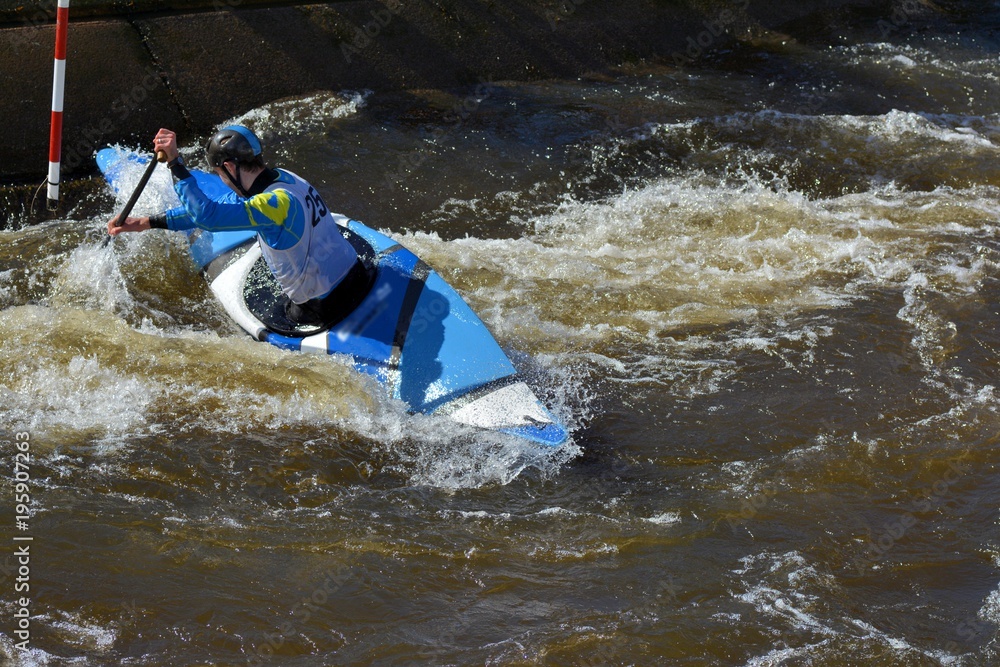 Naklejka premium Compétition de canoé-kayak en Bretagne