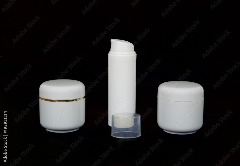 Packaging of cosmetic jars for empty creams Packaging of cosmetic jars for empty creams