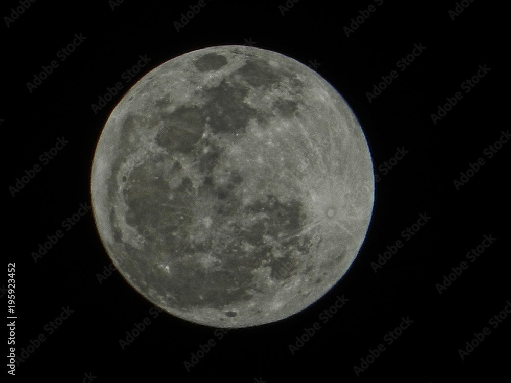 New Moon superzoom...