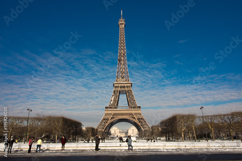 Eiffel tower © gerardo
