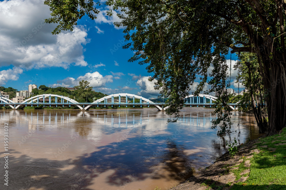 Ponte dos Arcos sobre Rio Paraíba do Sul, Barra Mansa - RJ Ponte dos Arcos sobre Rio Paraíba do Sul, Barra Mansa - RJ