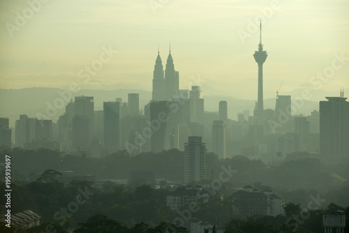 Photography kuala lumpur morning skyline view with fog