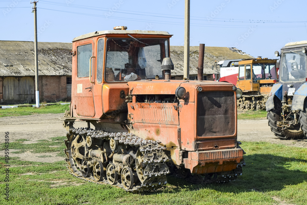 Tractor. Agricultural machinery.