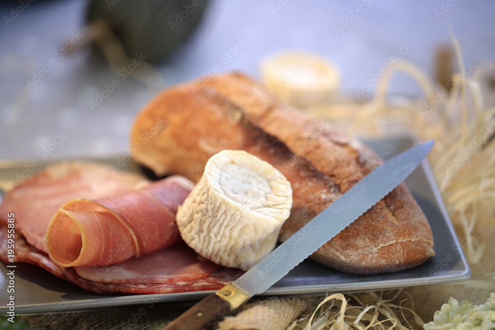 jambon cru fromage de chèvre jambon cru fromage de chèvre