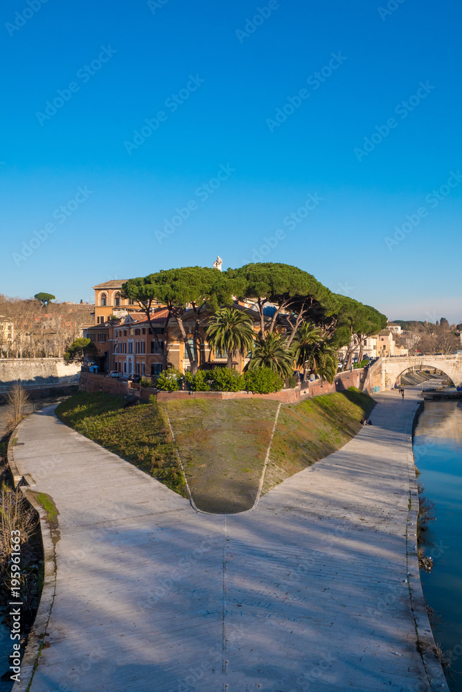 Obraz premium Tiberina Island (Isola Tiberina) on the river Tiber in Rome, Italy