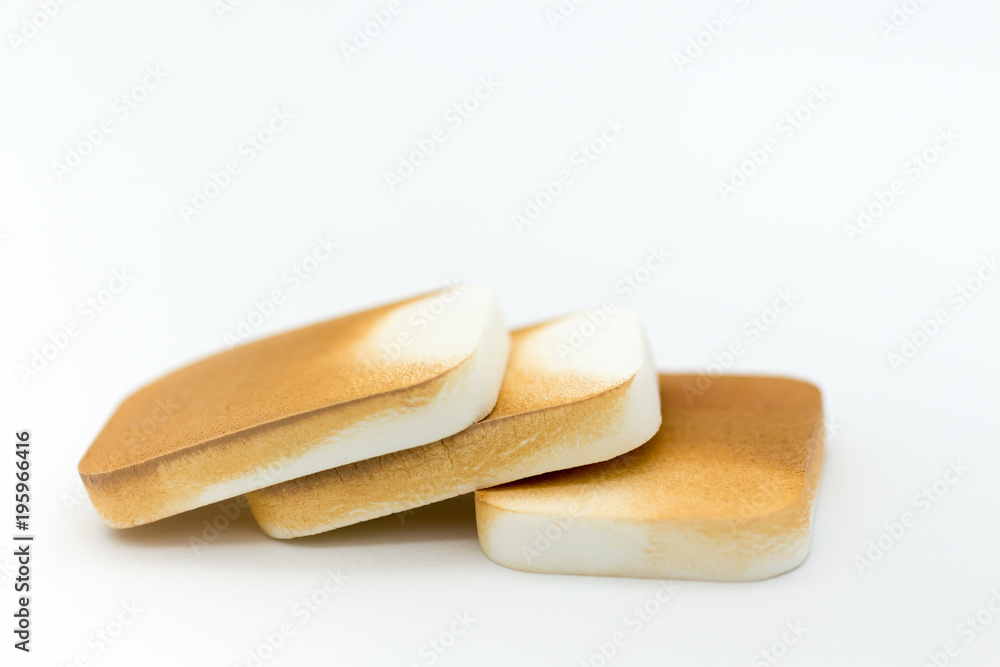 Sponge used, not clean. Image use for accessories to make up. Sponge used, not clean. Image use for accessories to make up.