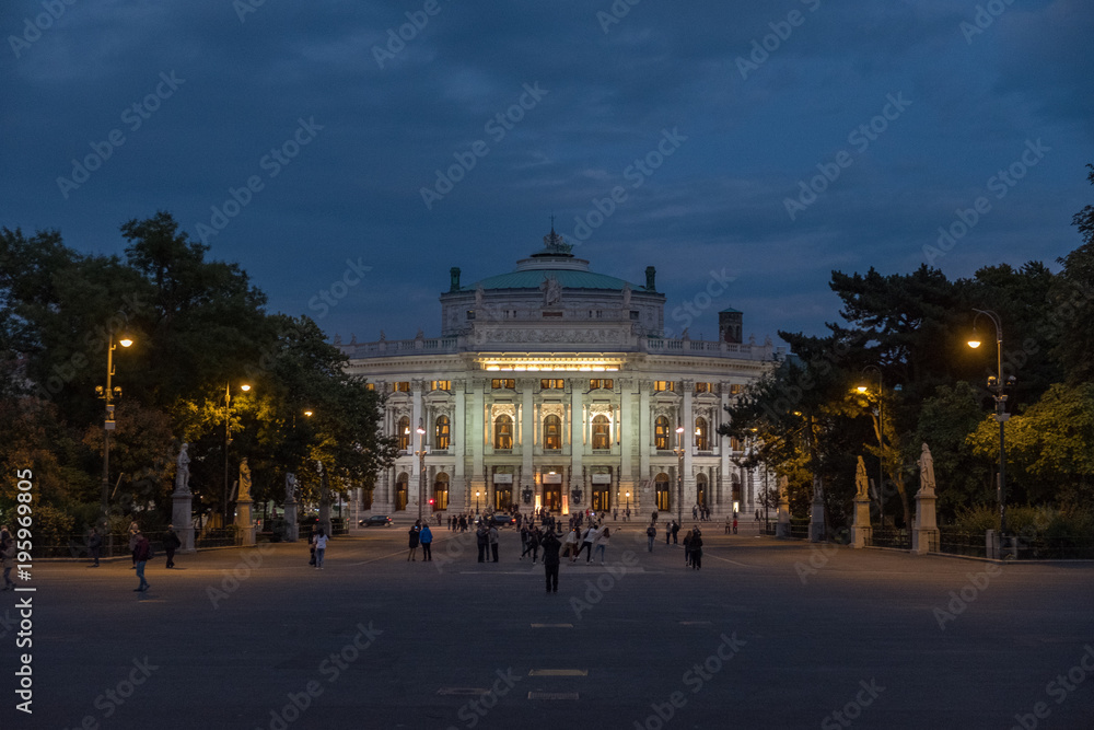 Naklejka premium Evening lit shot of Burgtheater in Vienna