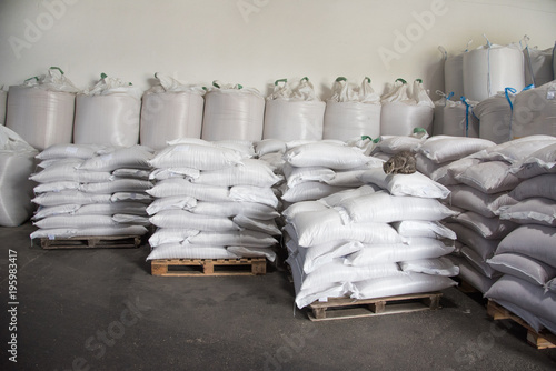 Obraz na płótnie flour bags in stock w salonie