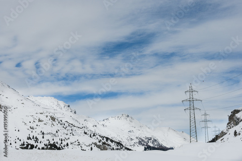 Julierpass, Silvaplana, Tiefencastel, Engadin, Graubünden, Passstrasse, Bergstrasse, Passhöhe, Alpen, Schweizer Berge, Winter, Schweiz © bill_17