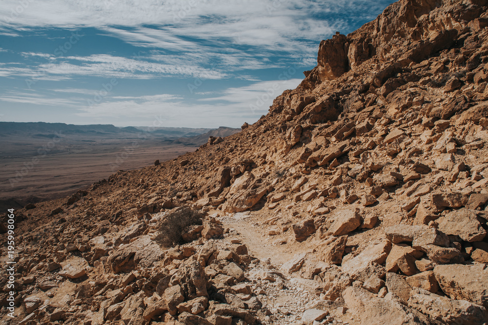 Obraz premium Desert rocky hill landscape in Israel. Summer travelling background.