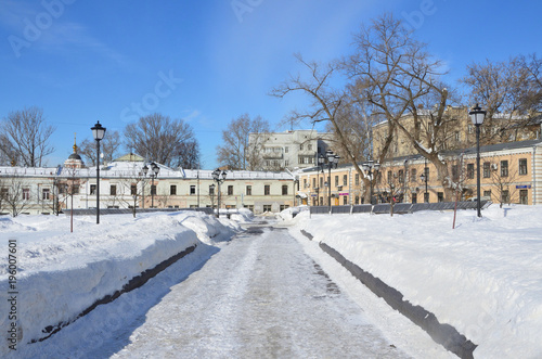 Москва, Хитровская площадь зимой в ясный день