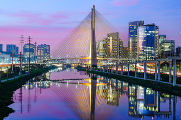Fototapete Brasilien Estaiada Schrägseilbrücke in São Paulo  © Thiago