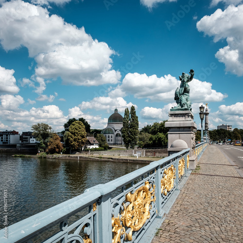 Fotografija Famous Fragnee bridge in the city of Liege, Belgium