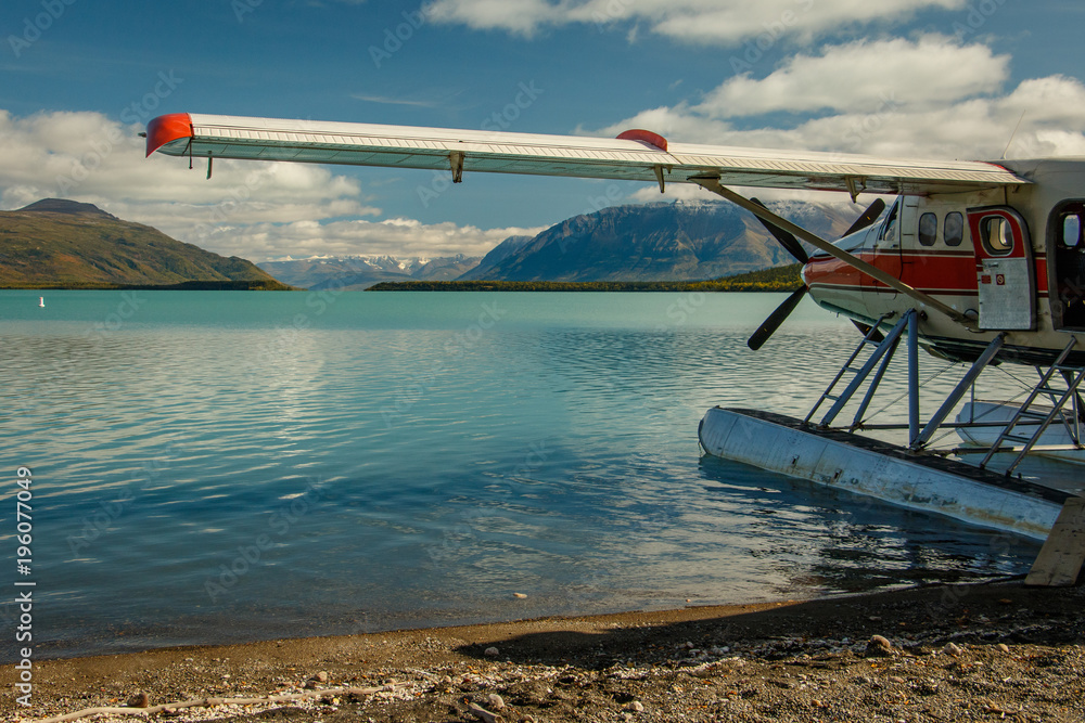 Fototapeta premium Hydroplane landed on Naknek Lake in Katmai NP, Alaska