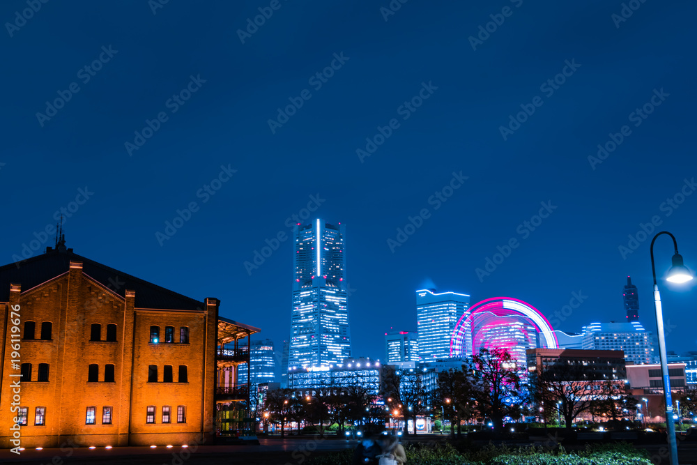 Fototapeta premium 赤レンガ倉庫から望むみなとみらい夜景