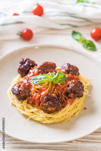 spaghetti with meatballs