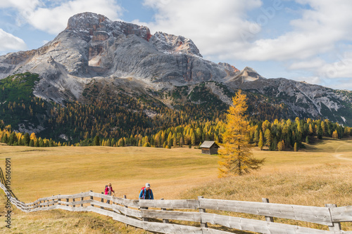 Obraz na plátně prato piazza platzwiese dolomitas italia