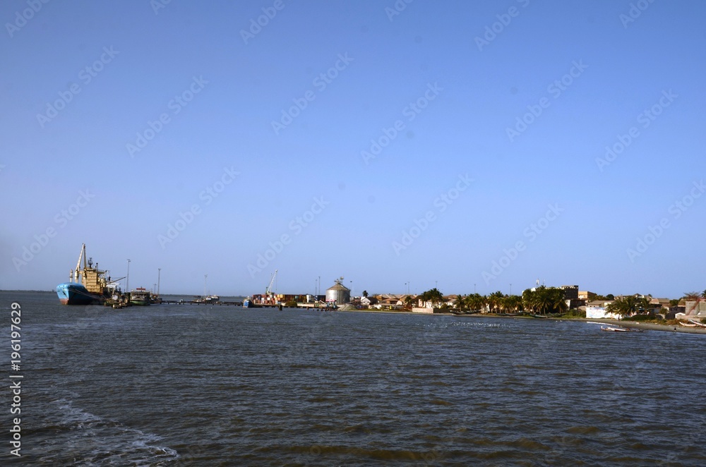 Traversée en ferry de Banjul à Barra (Gambie)