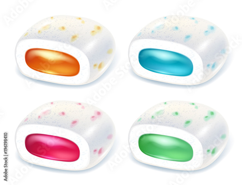 Realistick chewing gum pellets set.