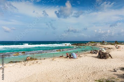 Der Strand Playa Publica an der unerschlossenen S  dk  ste von Cozumel  Yukatan  Mexiko