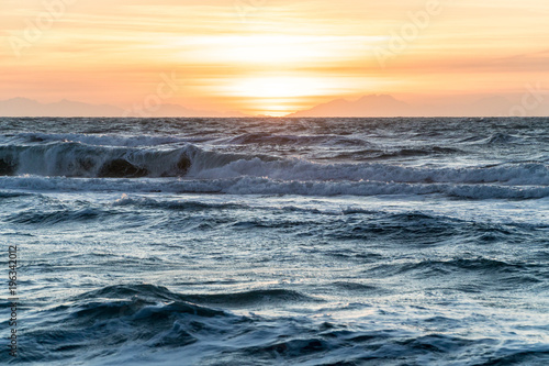 Fototapeta Naklejka Na Ścianę i Meble -  Sunset waves