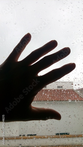 Wallpaper Mural Chuva no vídro Torontodigital.ca