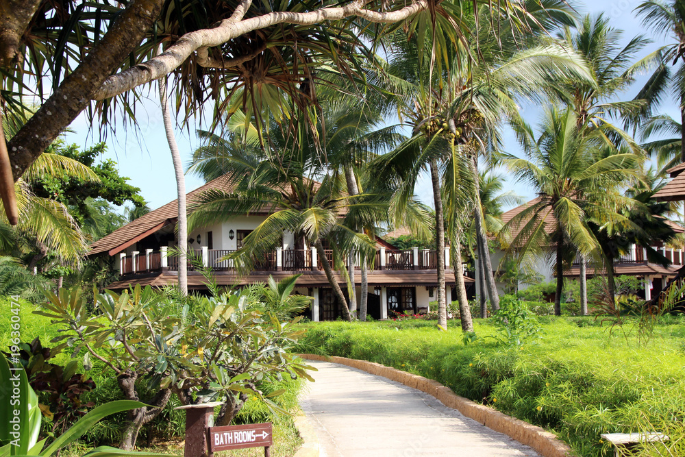Ferienhäuser unter Palmen in Uganda Afrika