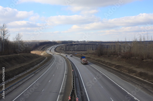 the road stretches along © Пётр Подколзин