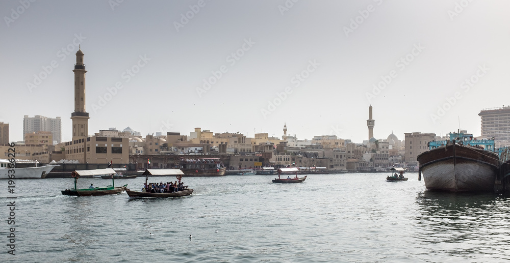 Fototapeta premium Dubai old harbour panorama