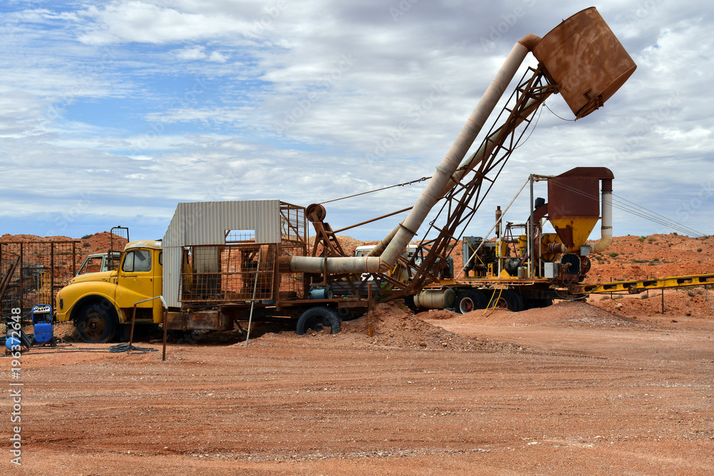 Australia, Coober Pedy, opal mining Australia, Coober Pedy, opal mining