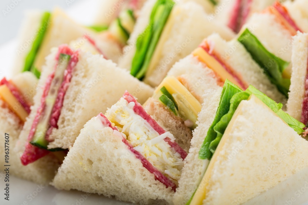 Sandwich. Sandwich.