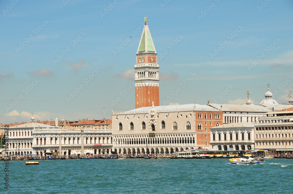 Fototapeta premium Venedig sicht vom Meer aus