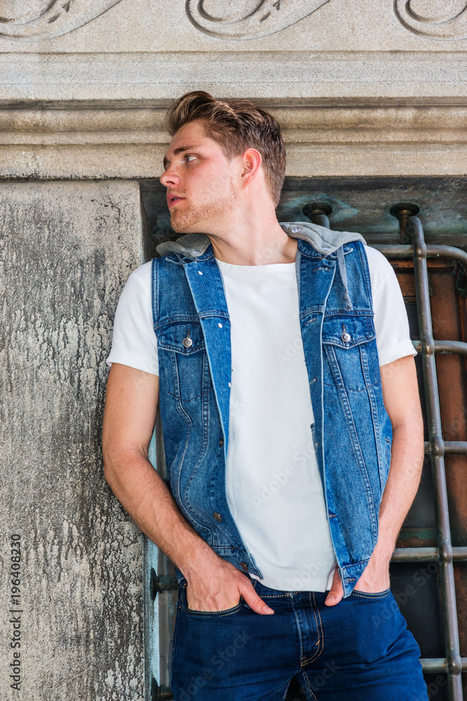 Walls sleeveless online pocket tee shirts