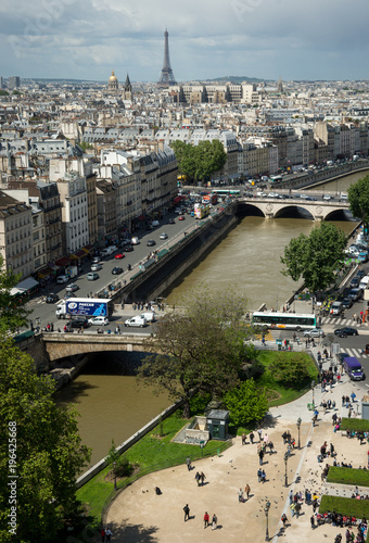 Fototapeta Naklejka Na Ścianę i Meble -  Paris and the Seine River