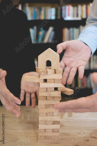 Wallpaper Mural ensuring that your business is protected in times of trouble or financial crisis using insurance Torontodigital.ca