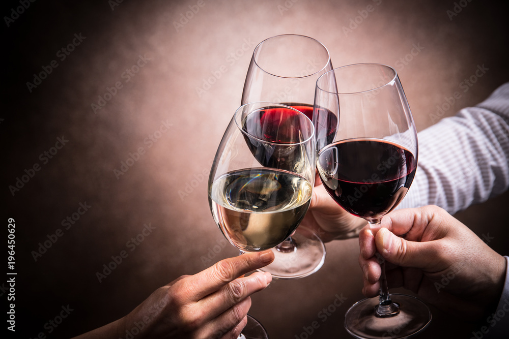 ワインで乾杯 ワインで乾杯