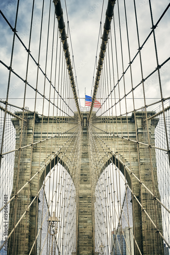 Obraz premium Retro stylizowany obraz Brooklyn Bridge w Nowym Jorku.