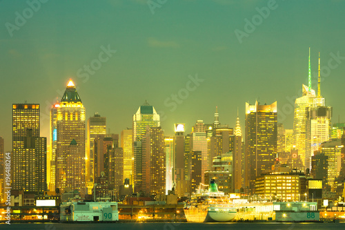 Fototapeta Naklejka Na Ścianę i Meble -  Skyline of midtown Manhattan, New York City, NY, USA
