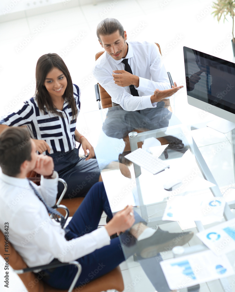 businessman rolls his meeting with the business team businessman rolls his meeting with the business team