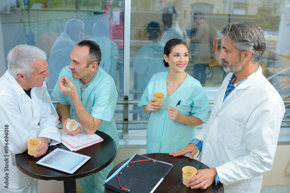 Obraz premium mingling in the cafeteria