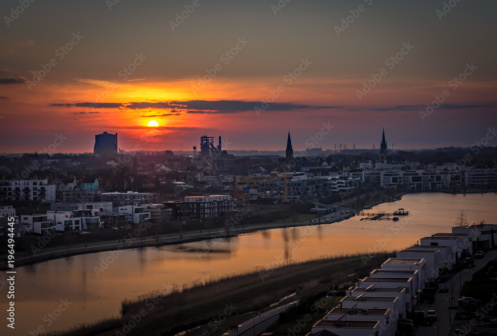 Dortmund Phönixsee im Sonnenuntergang