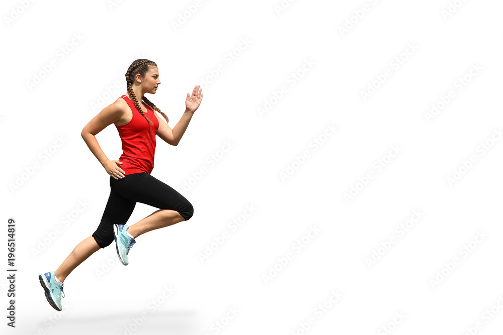 Sportlerin joggt vor weißem Hintergrund