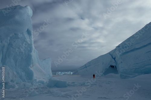 Icebergs frozen in the Davis sea © Sergey