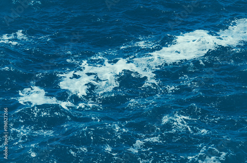 blue water of ocean © Marina Vilesova